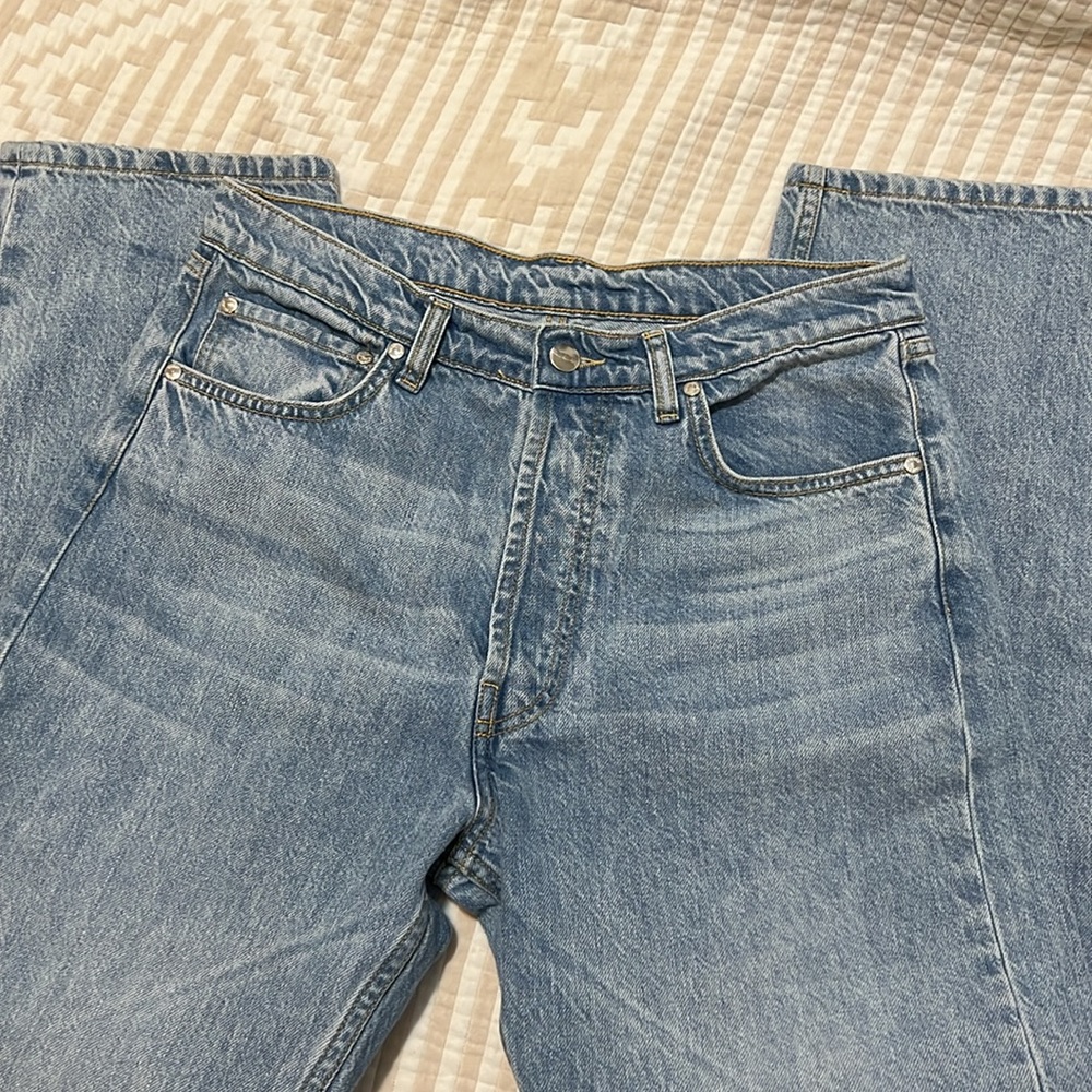 Djerf Avenue ‘Relaxed Jeans’ in Washed Blue